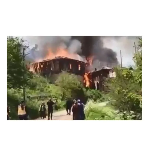 Bolu'da Korkunç Yangın! Cami ve Evler Kül Oldu