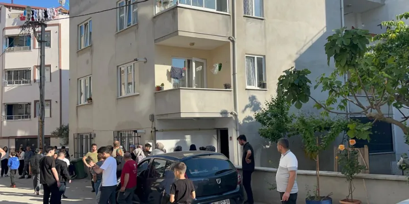 Bursa'da Çöp Kavgası! Kılıçlar Çekildi, Ortalık Karıştı!