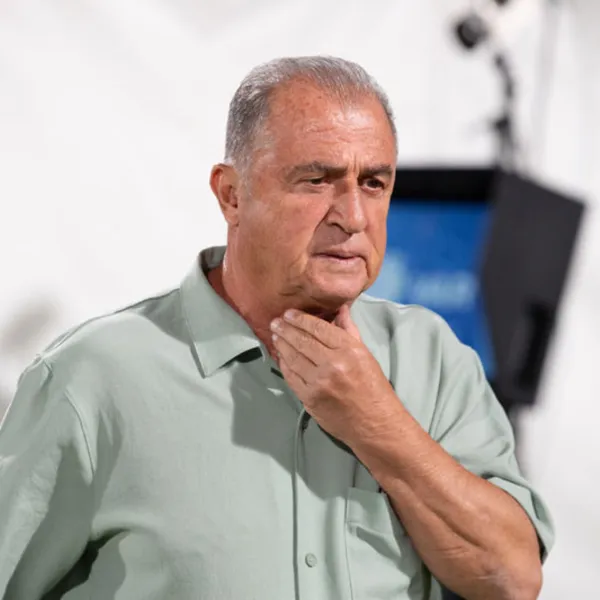 Fatih Terim'den Gönderme Mi? Evine 5 Yıldızlı Bayrak Astı!
