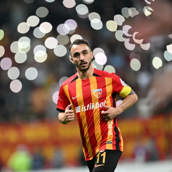 Kayserispor Kaptanı'ndan Şampiyonluk İtirafı: Gemiyi Limana Yanaştırdık!