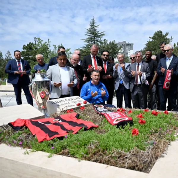 Gençlerbirliği'nden Duygulandıran Anıtkabir Ziyareti!