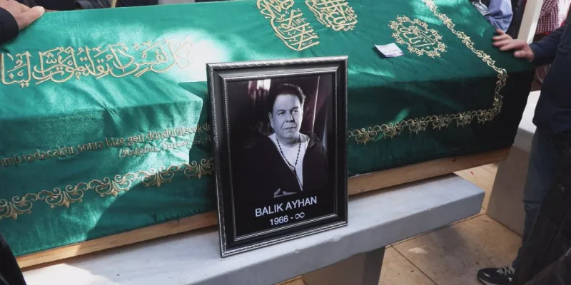 Balık Ayhan'a Veda! Cenazesi Gözyaşlarıyla Toprağa Verildi