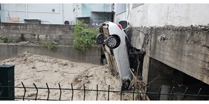 Kadirli'de Sel Felaketi! Yağmur Hayatı Durdurdu