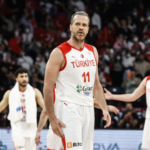 Oğuz Savaş Basketbola Veda Etti! Efsane Kariyer Sonlandı!