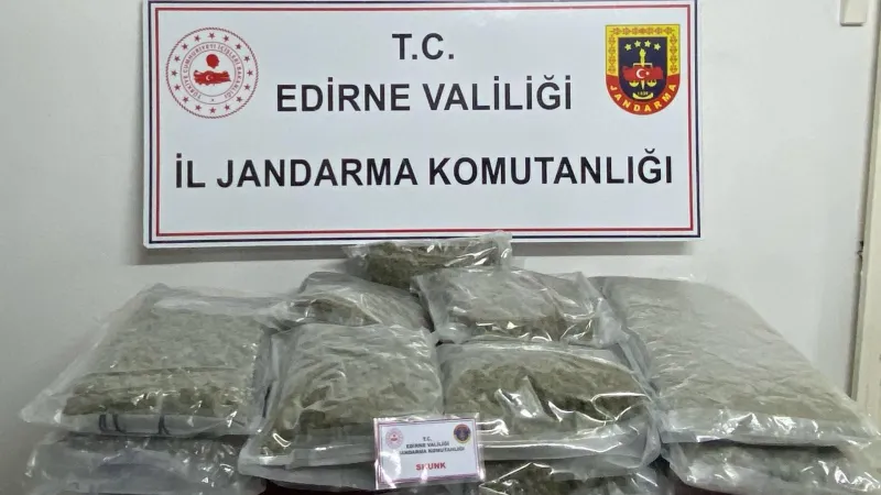 Edirne'de Otomobilde Şok Baskın! 16.5 Kilo Skunk Ele Geçirildi!