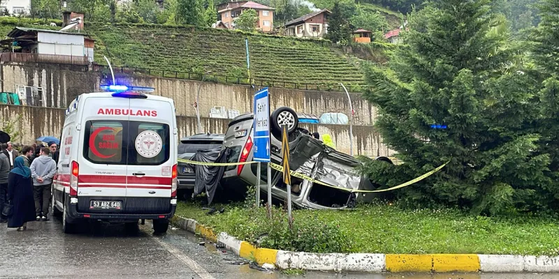 Rize'de Feci Kaza! 65 Yaşındaki Sürücü Hayatını Kaybetti