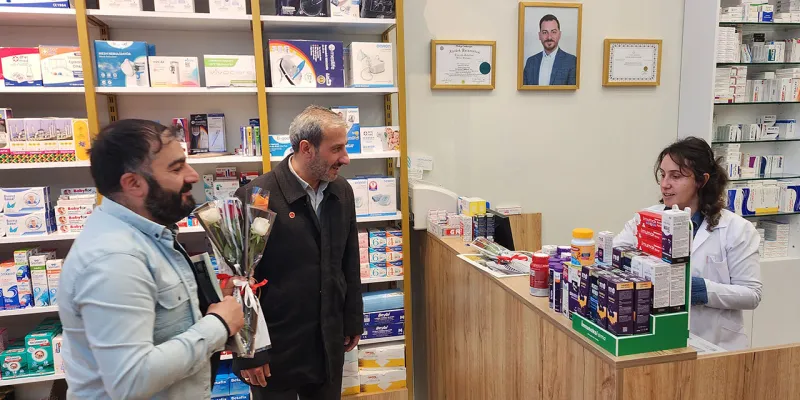 Rize'de Saadet'ten Eczacılar Günü Sürprizi! Eczacılar Ne Dedi?