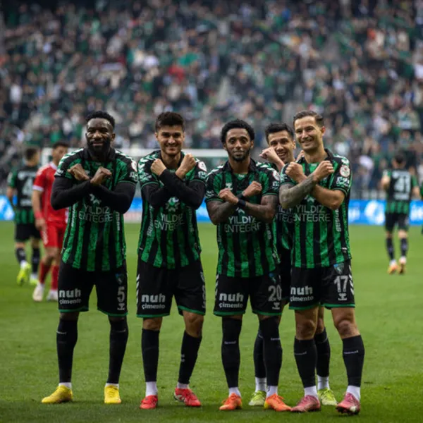 Kocaelispor Şov Yaptı! Şampiyonluk Maçında Gol Yağmuru!