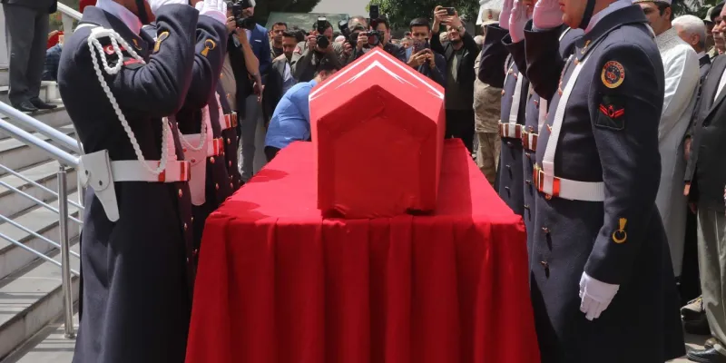 Şehit Astsubay Hüseyin Uzun Gözyaşlarıyla Uğurlandı!