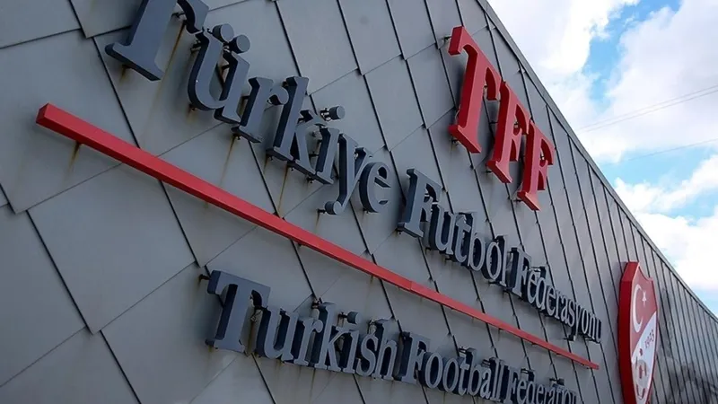 Necip Uysal'a Fair Play Ödülü! Beşiktaşlı Taraftarlar Şaşkın!