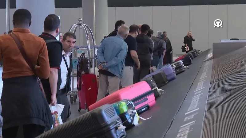 Libya'dan Tahliye Başladı! İlk Türk Uçağı İstanbul'da