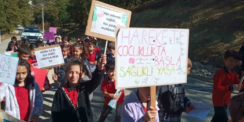 Öğrencilerden sağlıklı yaşam için farkındalık yürüyüşü