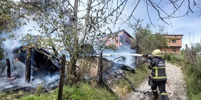 Ordu'da tek katlı marangoz atölyesi yandı