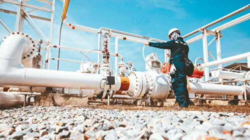 Petrol Krizi mi? Bakan Bayraktar'dan Kritik Enerji Açıklaması!