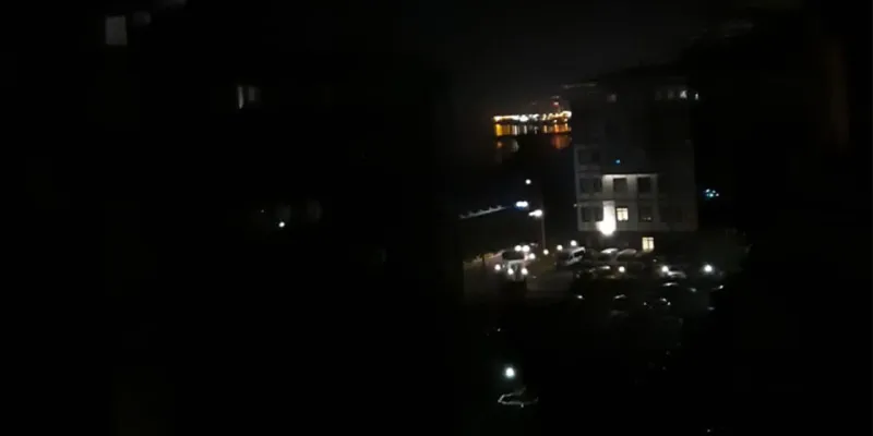 Rize'de Elektrik Kesintisi! Şehir Karanlığa Gömüldü!