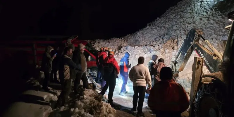 Rize Trovit Yaylası'nda Çığ! Mahsur Kalanlar Kurtarıldı mı?