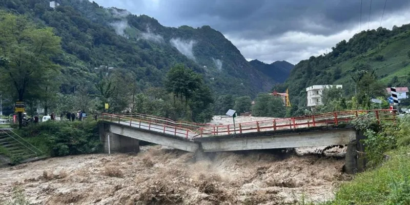 Rize'de Şiddetli Yağış! Yaylalar Sular Altında mı Kaldı?