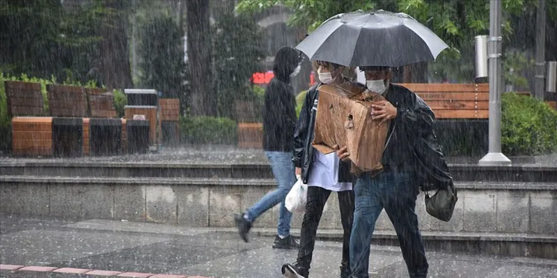 Rize'ye Sağanak Uyarısı: Sıcaklıklar Aniden Düşecek!