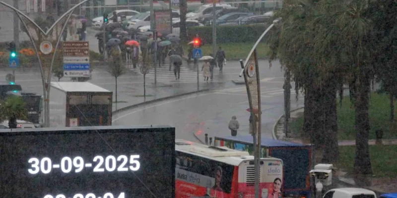 Samsun'da Şiddetli Yağmur! Vatandaşlar Perişan Oldu
