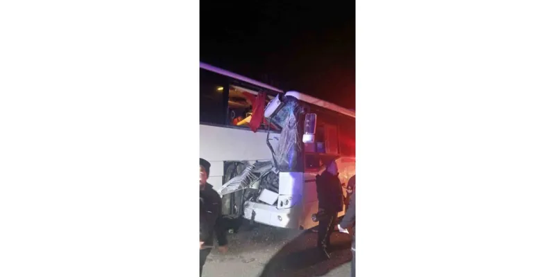 Flaş Haber: Servis Otobüsü Faciası! 13 Yaralı