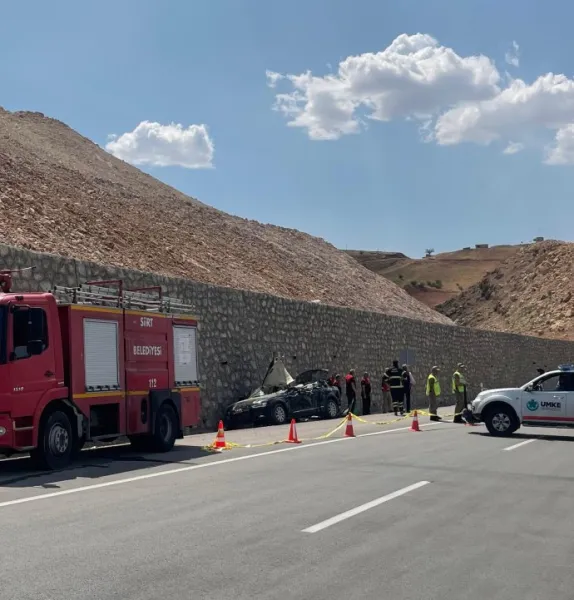 Siirt'te otomobil ile hafriyat kamyonu çarpıştı: 1 ölü, 4 yaralı