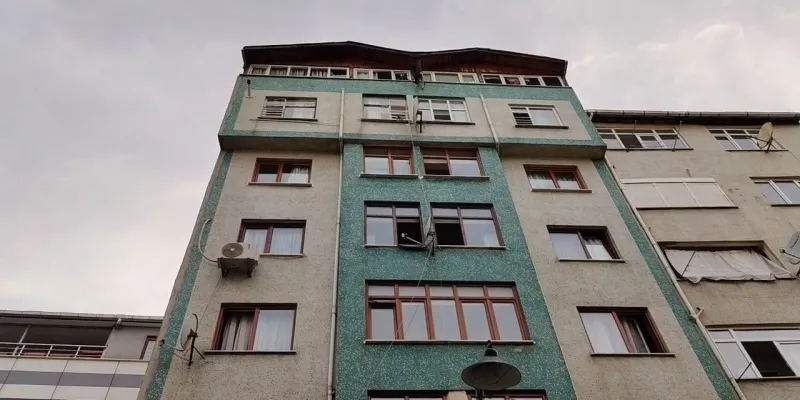 Şişli'de anne ve babasını bıçakla yaralayan şüpheli yakalandı