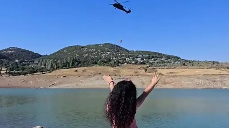 Skorsky Pilotundan Minik Kıza Duygulandıran Selam!