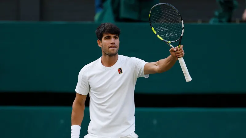 Son şampiyon Carlos Alcaraz, Wimbledon'da son 16'ya çıktı