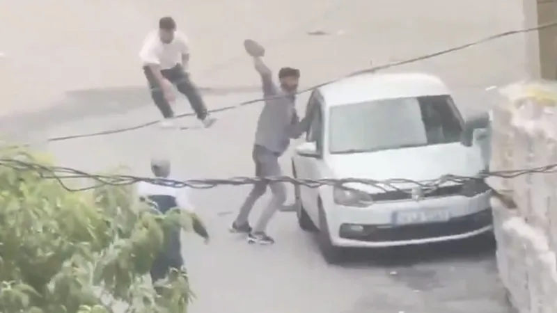 Sultanbeyli'de alacak verecek kavgasında kan aktı