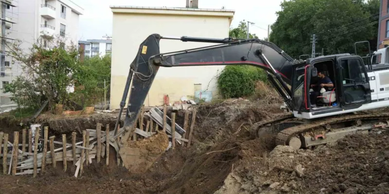 Samsun'da Temel Kazısı Faciası! Bina Çatladı, Komşular Davalık Oldu