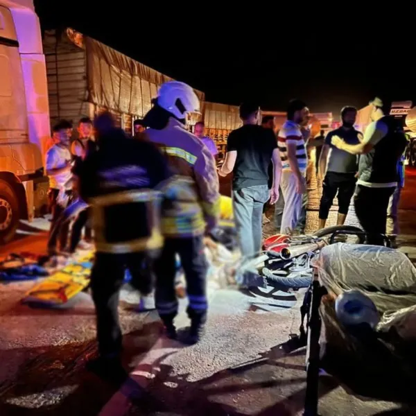 Mardin'de Feci Kaza! TIR Motosikleti Biçti: 1 Ölü, 1 Yaralı