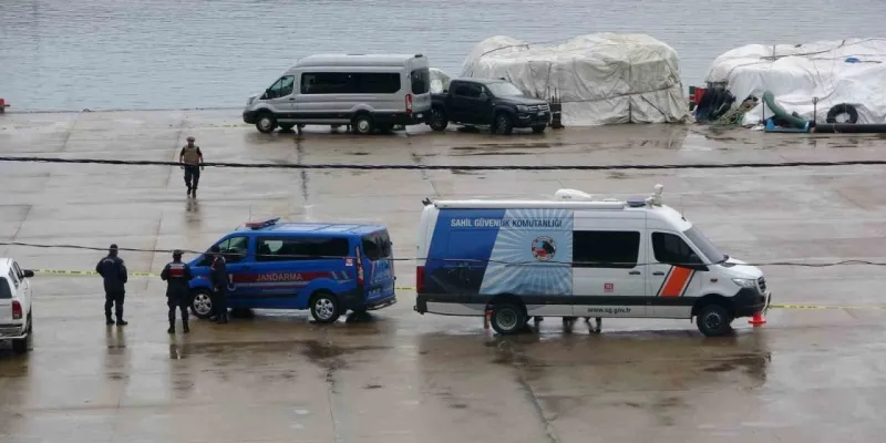 Trabzon'da Gizemli Deniz Aracı Alarmı! İmha Çalışmaları Başladı