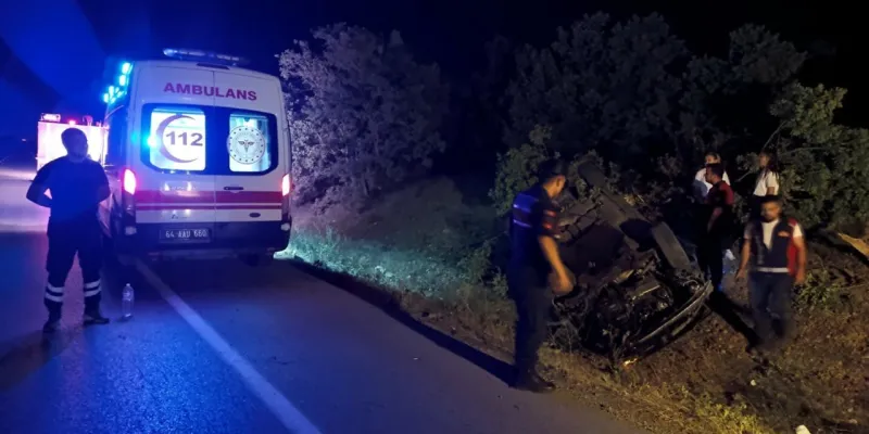 Uşak'ta Feci Kaza! Otomobil Şarampole Yuvarlandı: 1 Ölü, 2 Yaralı