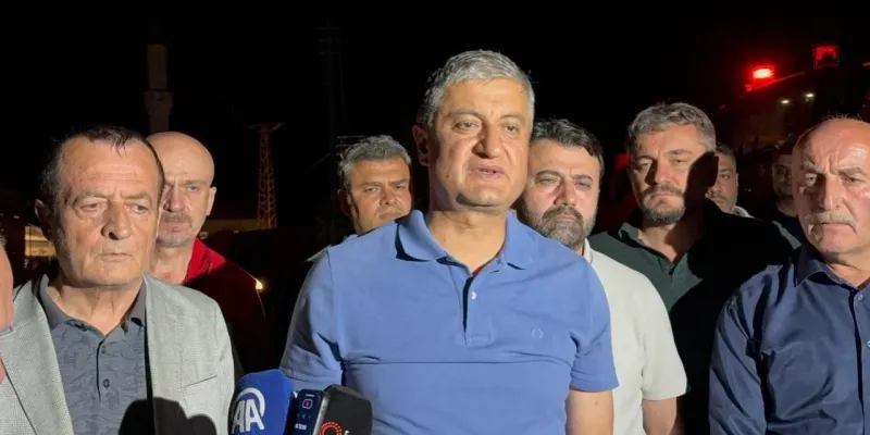 Vali Yavuz: "Karabük’teki orman yangını çevrelendi, 300 personel ile çalışmalar sürüyor"