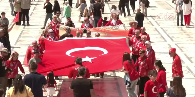 19 Mayıs'ta Anıtkabir Doldu Taştı! Atatürk'e Minnet Seli